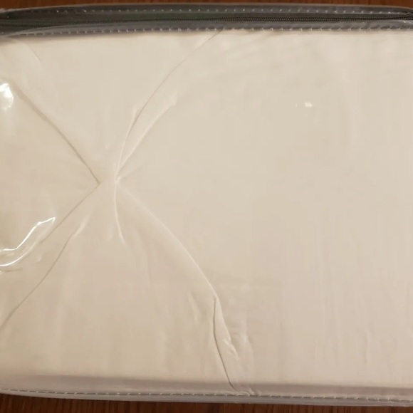 Pinched Pleat 3 Piece Duvet Cover Set - White (King) - Threshold 108"x94" - Picture 5 of 8